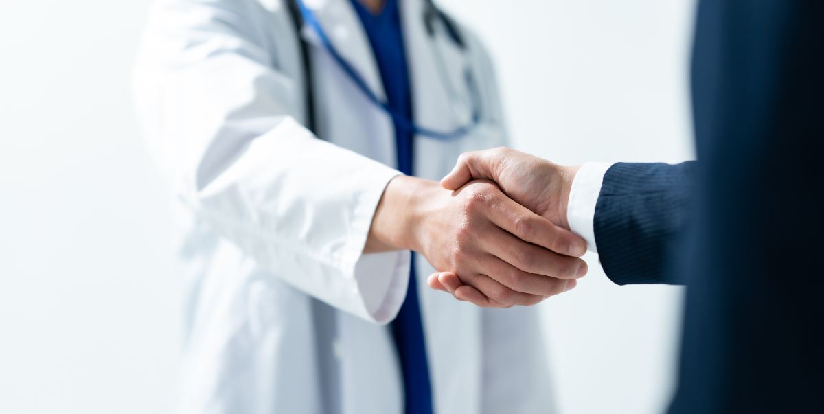 Arzt im Patientengespräch